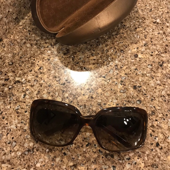 SOLD!!!! Brown Gucci Sunglasses! - Picture 5 of 5